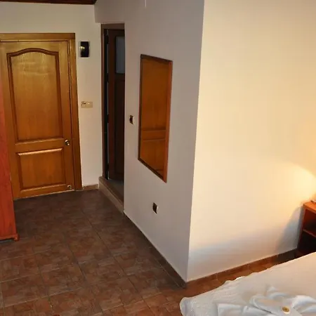 Longhouse Otel