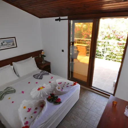Otel Longhouse 2*