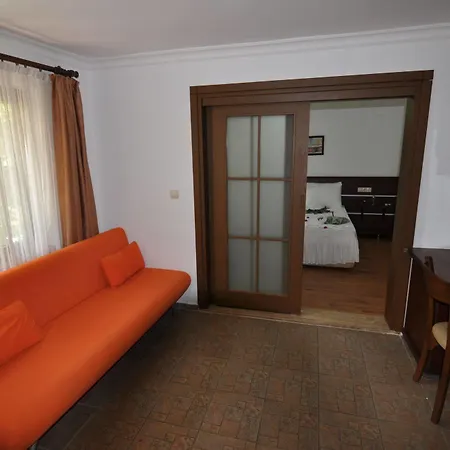 Longhouse Otel