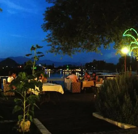 Hotel Longhouse 2*